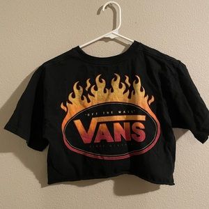 Black cropped t-shirt